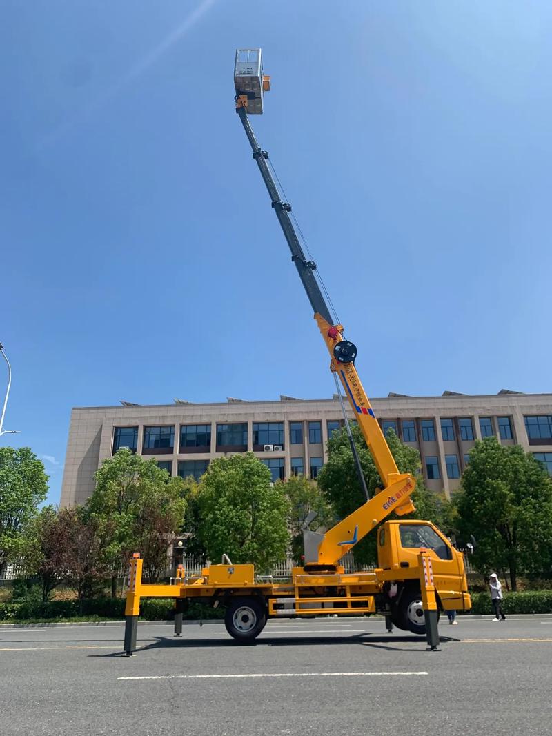 25米藍(lán)牌高空作業(yè)車全方位高清圖集 嘉力高空作業(yè)，為您呈現(xiàn)卓越細(xì)節(jié)