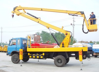 東風(fēng)145型22米高空作業(yè)車 電力搶修與工程作業(yè)的得力助手