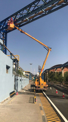 高空作業(yè)車的租賃指南 選擇高空車、云梯車、登高車與升降車的專業(yè)解析